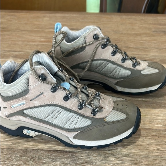 Columbia Rincon Mid Hiking Boot, Size 7 - Picture 2 of 10